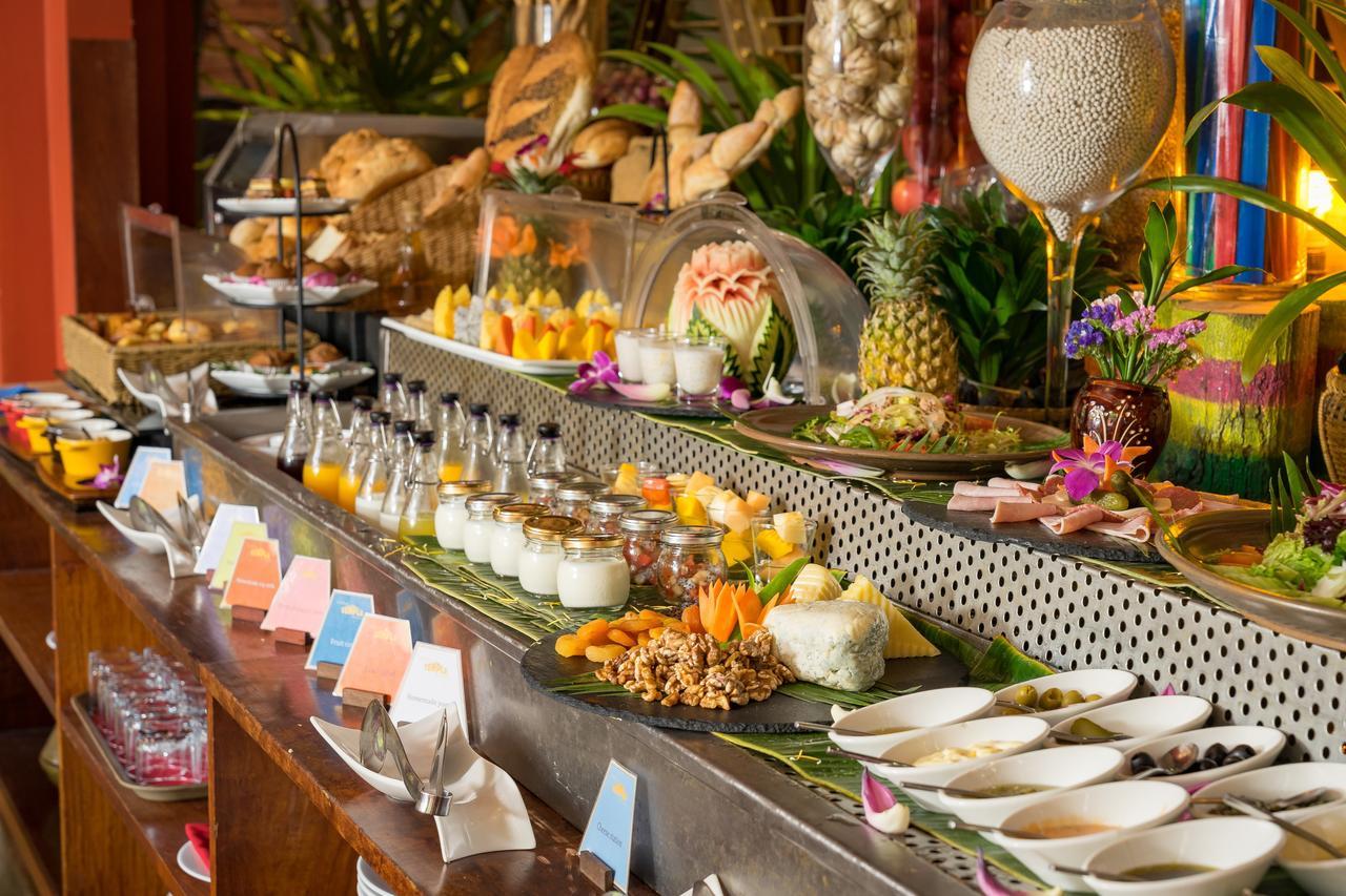 فندق جولدن تيمبل ريزيدانس سيام ريب المظهر الخارجي الصورة A buffet at a hotel